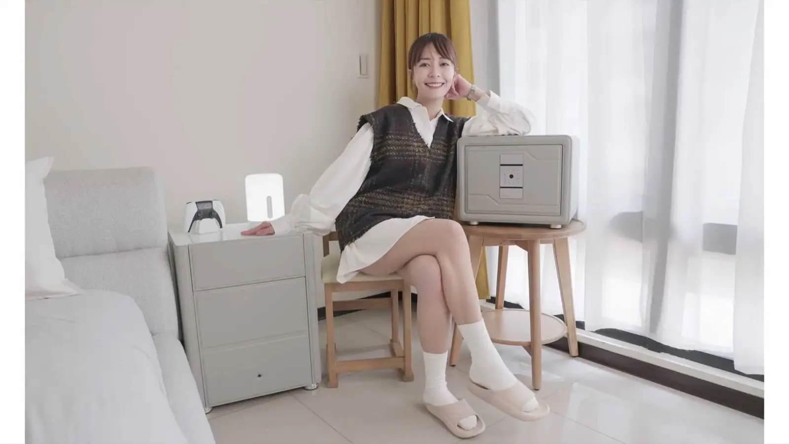 Hailey 徐海莉 LY 床頭櫃 皮革 保險箱推薦  hailey_edm_20240810.003