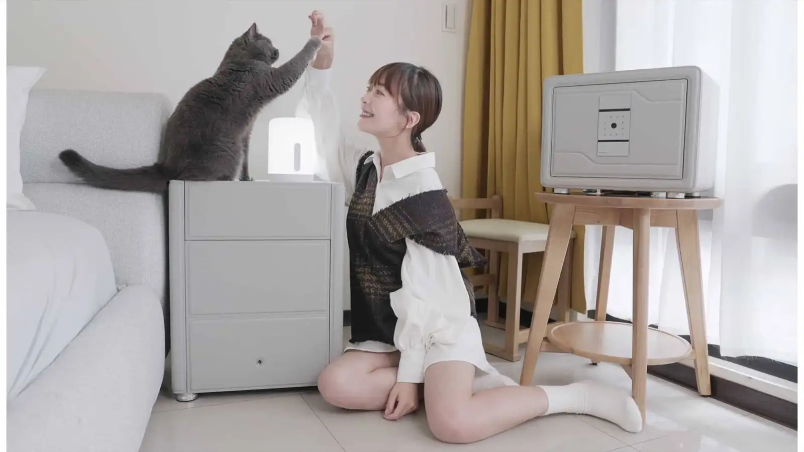 Hailey 徐海莉 LY 床頭櫃 皮革 保險箱推薦  hailey_edm_20240810.006