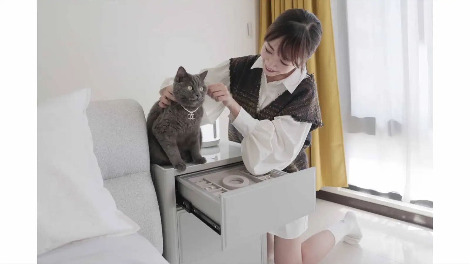 Hailey 徐海莉 LY 床頭櫃 皮革 保險箱推薦  hailey_edm_20240810.009