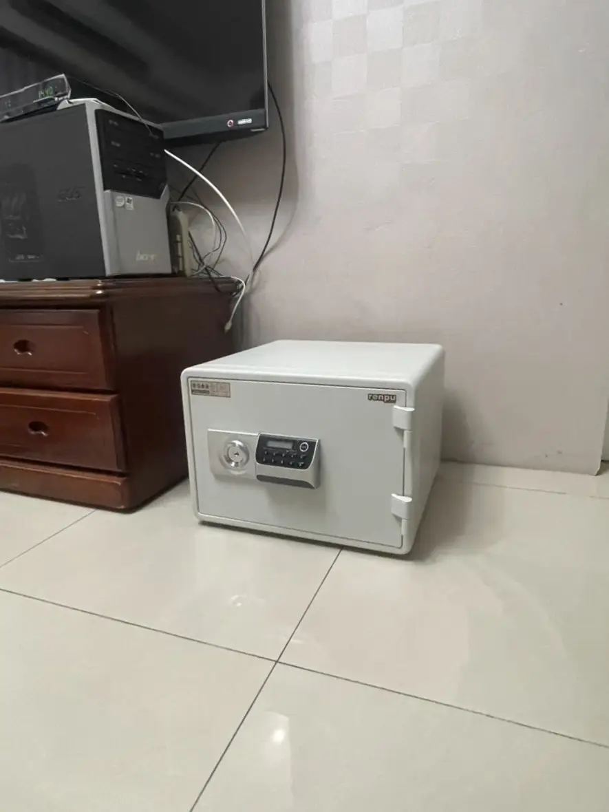 ES-020S__11968572_0